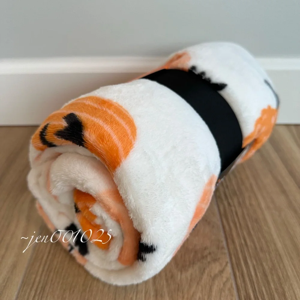 Halloween Pumpkin Plush Throw Blanket - Hyde & EEK!